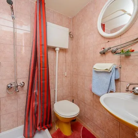 In With Sea View, Balcony, Air Conditioning, Wifi 아파트 챠브타트