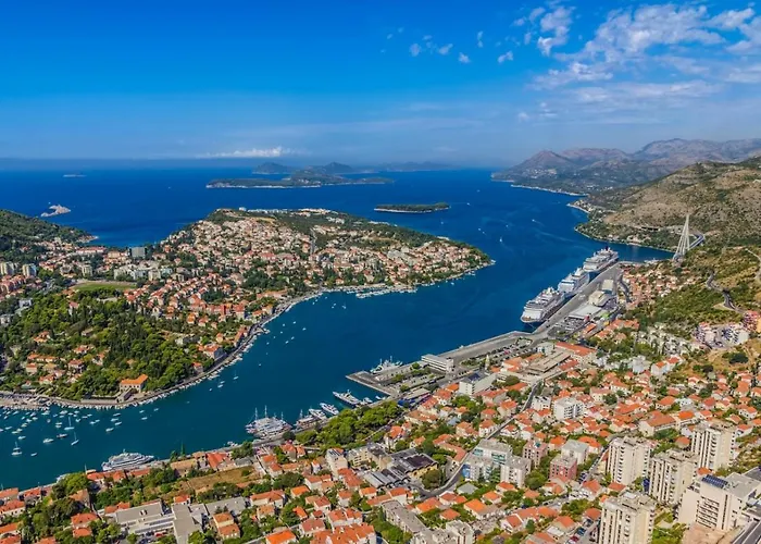 Appartement In With Sea View, Balcony, Air Conditioning, Wifi Cavtat