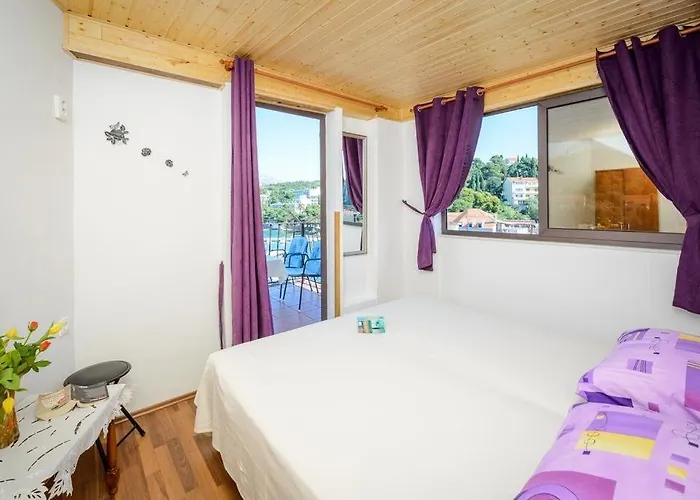 In With Sea View, Balcony, Air Conditioning, Wifi