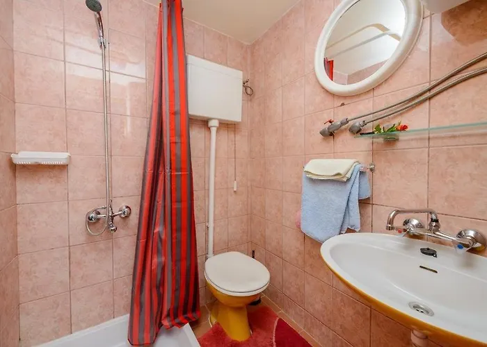 In With Sea View, Balcony, Air Conditioning, Wifi Appartamento Cavtat